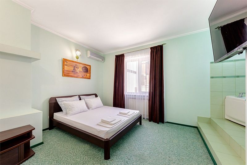 Люкс 4-местный 2-комнатный (с видом на море)