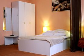 Шестиместные семейные апартаменты с балконом и с красивым видом из окна, Гостевой дом Путешественник, Златоуст