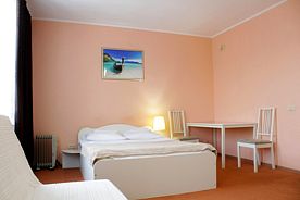 Двухместные апартаменты Standard с видом на город двуспальная кровать, Гостевой дом Путешественник, Златоуст