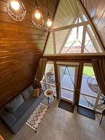 Дом A-frame с чаном (коричневый), Загородный клуб По Щучьему Велению, коричневый домик в стиле A-Frame с чаном, село Новая Усмань