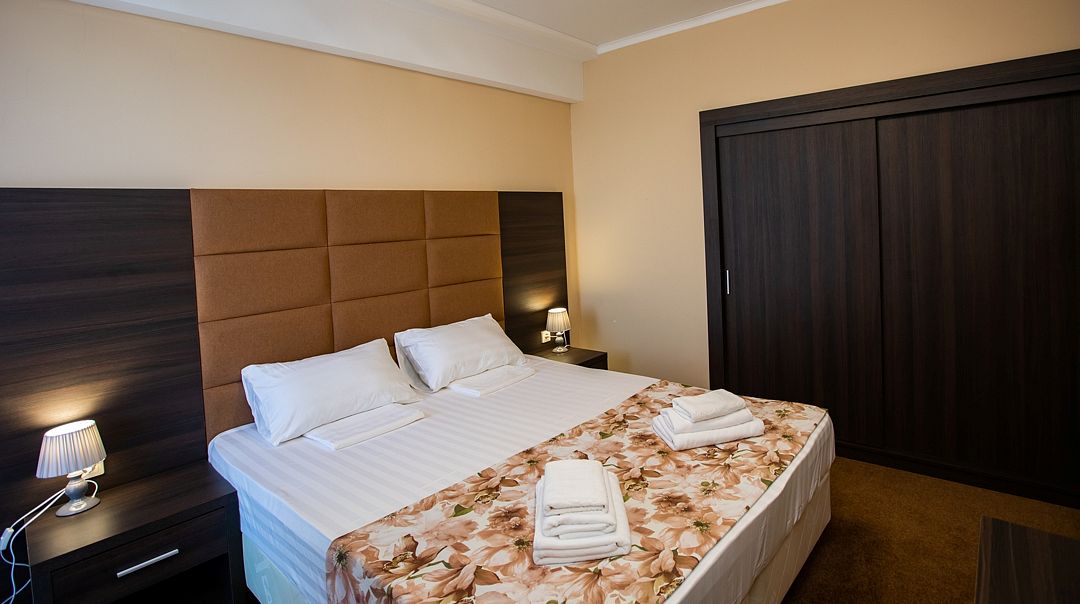 Люкс Комфорт 2-местный 2-комнатный (с ремонтом)