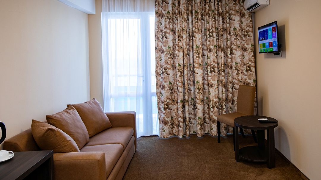 Люкс Комфорт 2-местный 2-комнатный (с ремонтом)