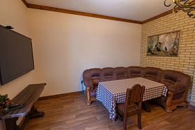 Апартаменты с кухней, База отдыха Медвежий угол Увильды, село Губернское