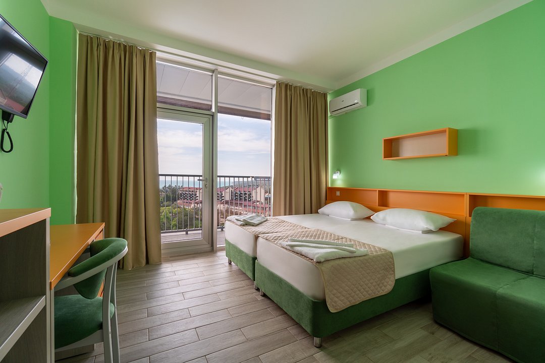 Стандартный 4-местный 2-комнатный (с балконом)