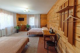 Стандартный 4-местный №5 с удобствами (3 этаж), Гостевой дом УДачный, Манжерок