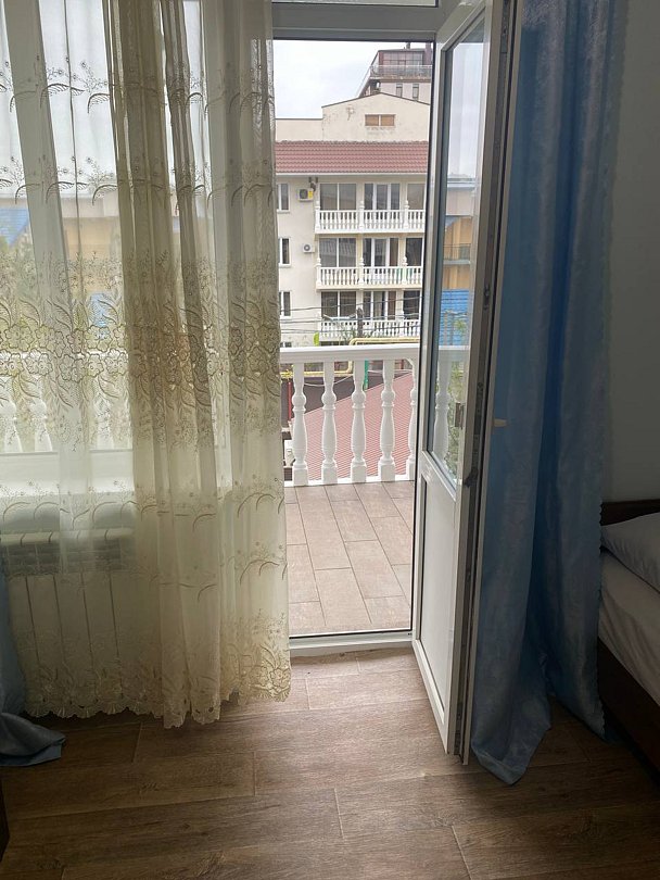 Стандартный 3-местный (с балконом)