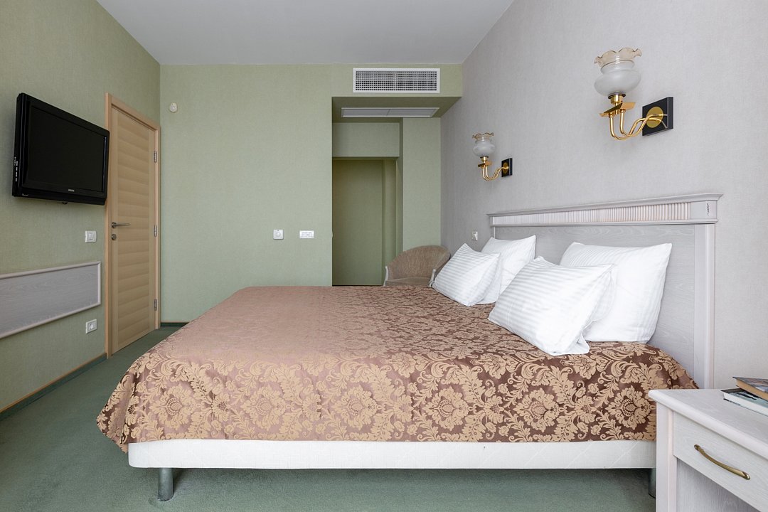 Люкс 4-местный 3-комнатный