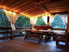 Апартаменты с красивым видом из окна, Гостевой дом Дом у Реки, Терскол