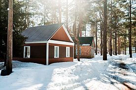 Домик Эконом класса Номера домов: №1, №8–10, База отдыха Пирос, деревня Пирусс