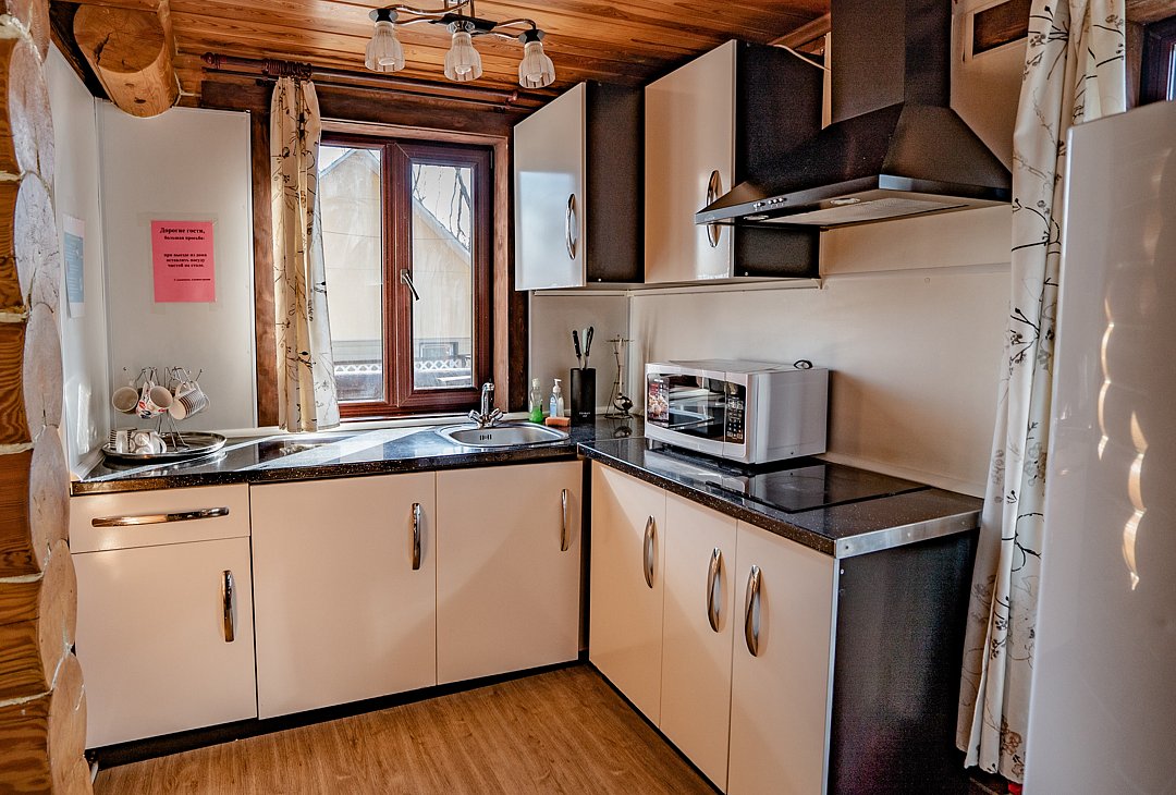 Дом 9-местный (из бруса с баней)