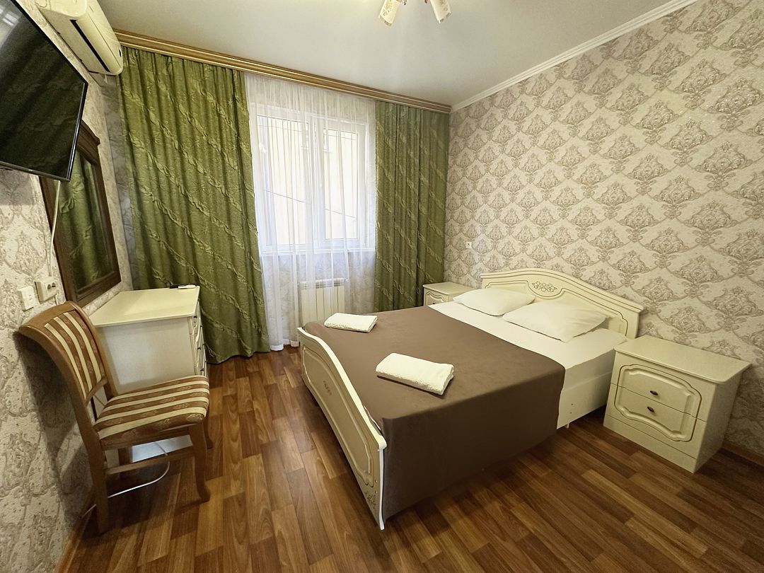 Стандартный 5-местный 2-комнатный (с балконом)