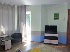 Двухместный номер Superior с балконом и с видом на парк двуспальная кровать, Гостевой дом Серебряный ключ, Горячий Ключ