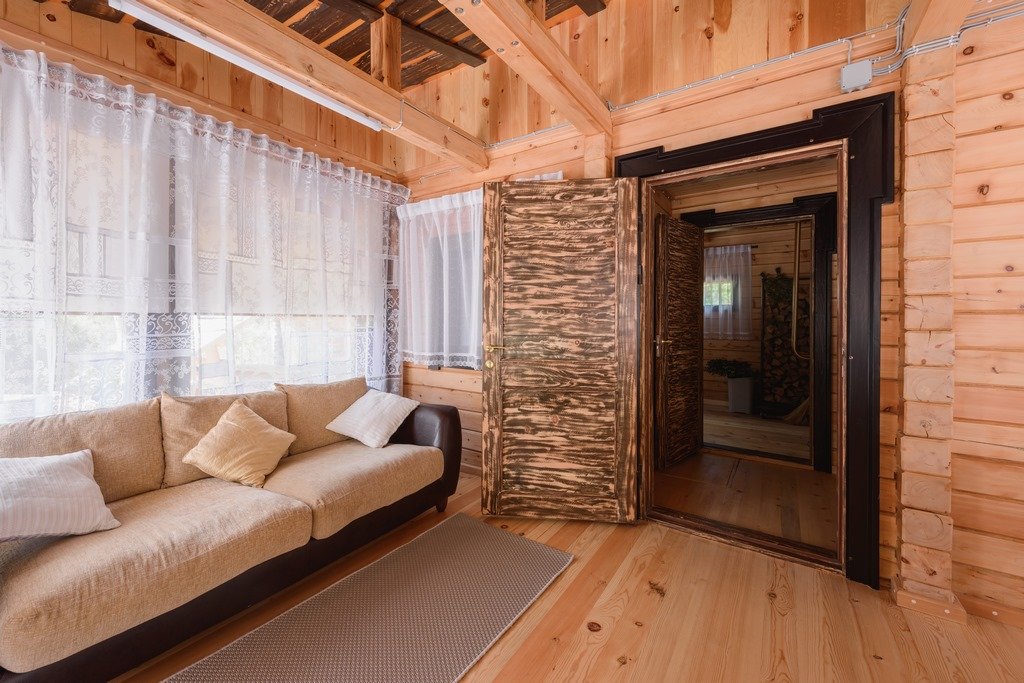 Дом у ручья