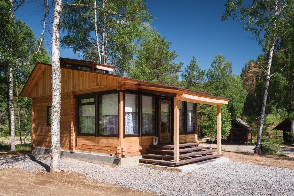 Дом у ручья