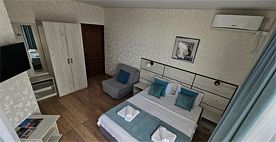 Делюкс 3-местный с витражным окном и видом на море, Гостевой дом Villoo bosco, Сочи