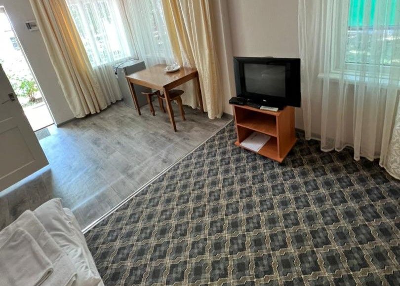 Полулюкс 2-местный 1-комнатный (коттедж Студия, категория 2)