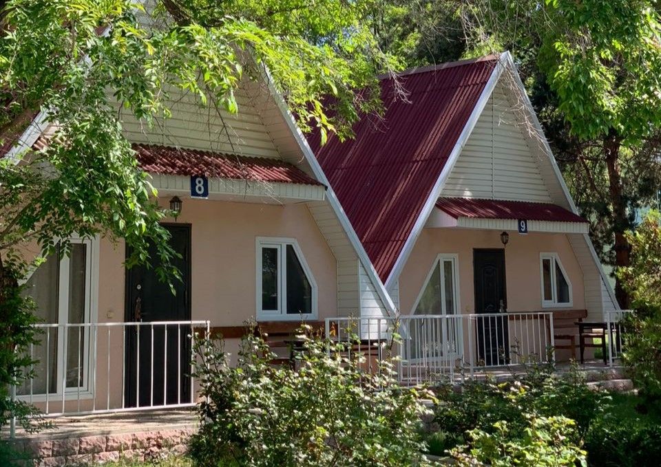 Полулюкс 2-местный 1-комнатный (коттедж Шалле)