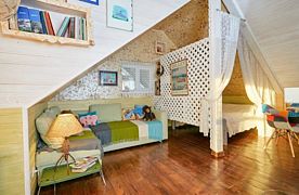 Номер АртМансарда с балконом и с красивым видом из окна, Гостевой дом Тригорская, 1, Пушкинские Горы