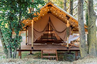 Глэмпинг Носороги