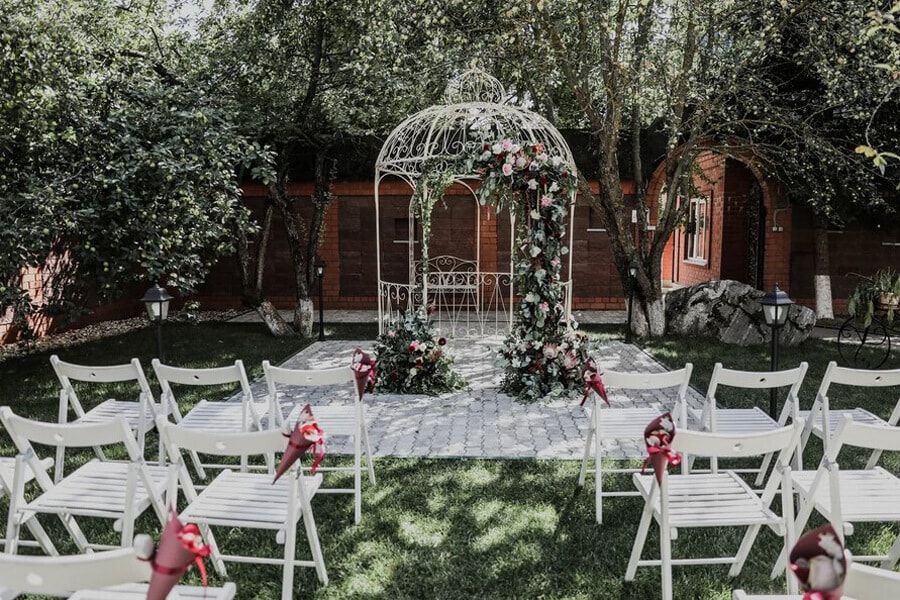 Замок на берегу озера, Московская область: фото 3