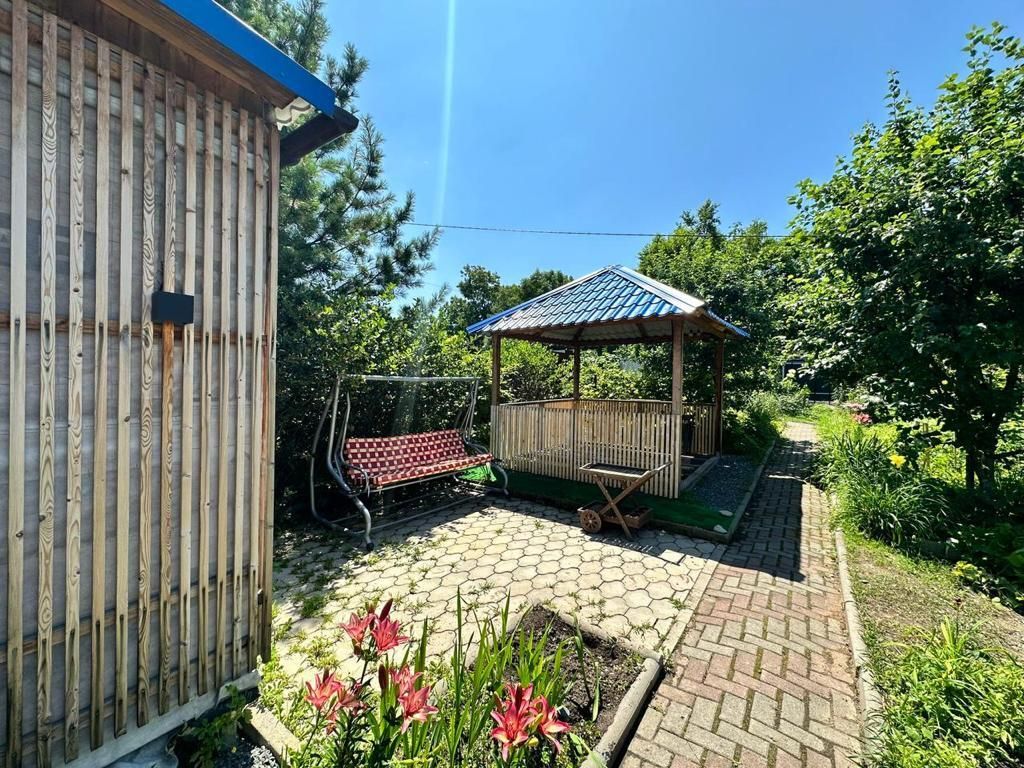 с сауной камином и беседкой у Фетисов Арены, Приморский край: фото 3