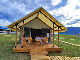 Трехместное размещение, Глэмпинг 10 Богов, Иня