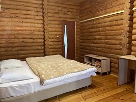 Двухместный номер Standard с балконом двуспальная кровать, Гостевой Дом Абхазская Усадьба, Гагра