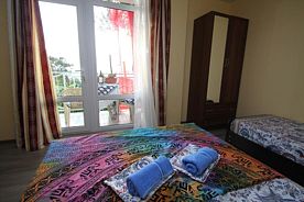 Трёхместный номер Standard с видом на море, Гостевой Дом Nacharianoff, Гагра