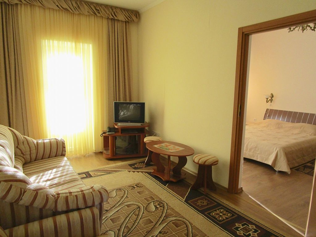 Люкс 2-местный 2-комнатный (корпус 7, 6 категория)