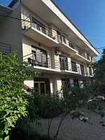 Четырёхместный номер Superior с балконом, Частный дом Dali, Гагра