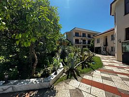 Двухместный люкс с балконом двуспальная кровать, Частный дом Dali, Гагра