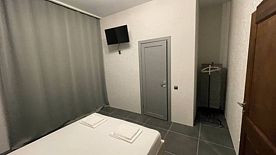 Двухместный номер Standard с балконом двуспальная кровать, Частный дом Maximus, Гагра