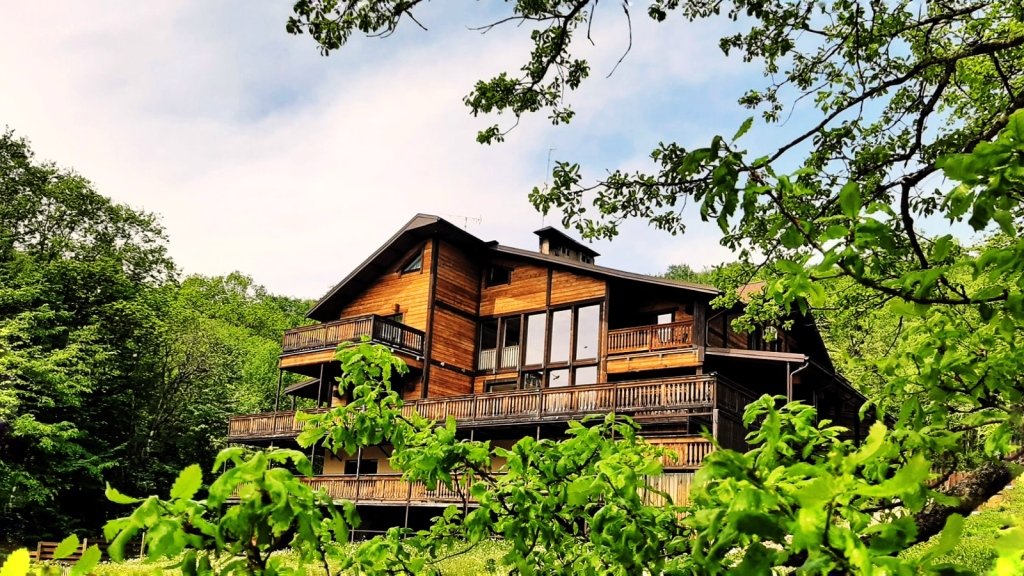 Гостевой дом Берлога, Краснодарский край, посёлок Мезмай Гуамка посёлок Мезмай