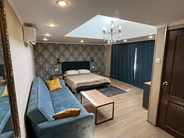 Семейный люкс с балконом и с красивым видом из окна, Гостевой дом на Чачхалия 46, Сухум