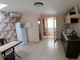 Апартаменты с собственной кухней, балконом и ванной комнатой, Гостевой дом Побережье, Анапа