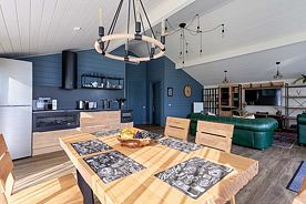 ЛОФТ №1 Номера домов: 1, Семейный клуб Бунин ручей, деревня Клейменово