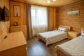 Двухместный стандарт с двумя односпальными кроватями, вид на горы, База отдыха Горная Слобода , станица Даховская