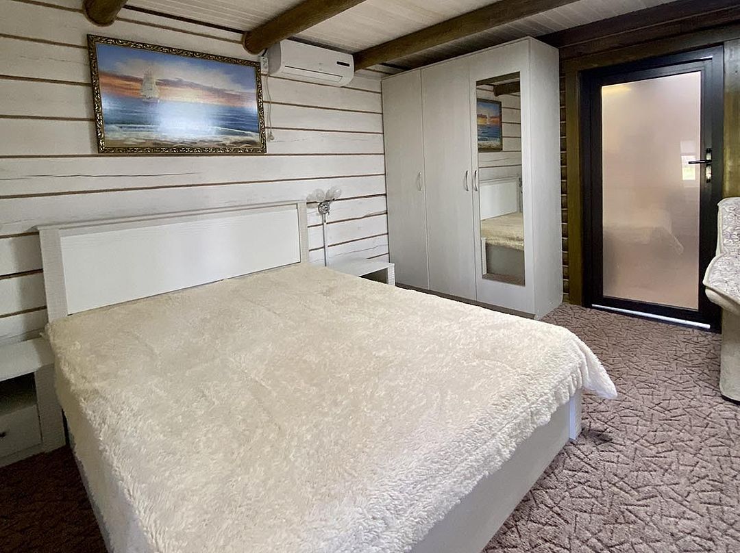 Коттедж 2-местный VIP (улица Лесная) с сауной