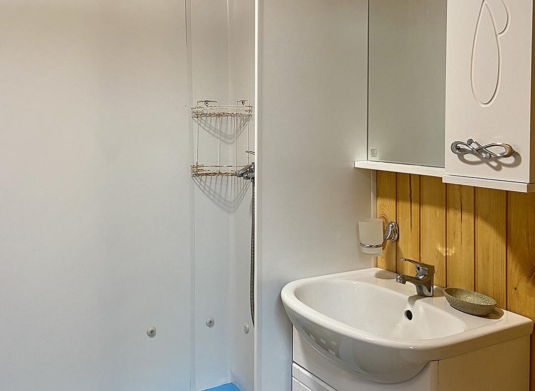 Коттедж 2-местный VIP (улица Лесная) с сауной