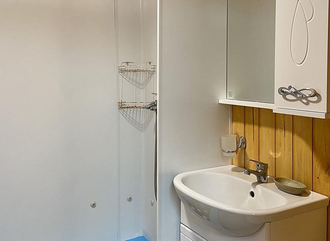 Коттедж 2-местный VIP (улица Лесная) с сауной