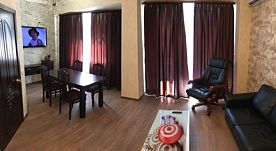 Четырёхместный люкс с балконом, Гостевой Дом Центральный, Сухум