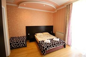 Трёхместный номер с балконом, Гостевой дом Карс, Геленджик