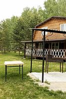 Шестиместный коттедж с 3 комнатами с видом на бассейн, База отдыха Тихие зори, Бидинский