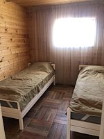 Апартаменты с 2 комнатами рядом с пляжем, Гостевой дом Домик у леса, Песковатка