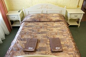 Двухместный люкс Superior с красивым видом из окна двуспальная кровать, Охотничье-рыболовная база Сафари Парк, деревня Гамзюки