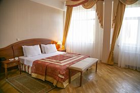 Люкс 2-местный 2-комнатный во 2 корпусе, Комплекс отдыха Беларусь, Красная поляна