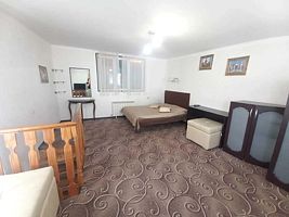 Коттедж с балконом и с красивым видом из окна, Частный дом в центре города, Кисловодск