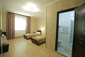 Четырёхместный номер Comfort с 2 комнатами, База отдыха Сириус-Азау, Поляна Азау