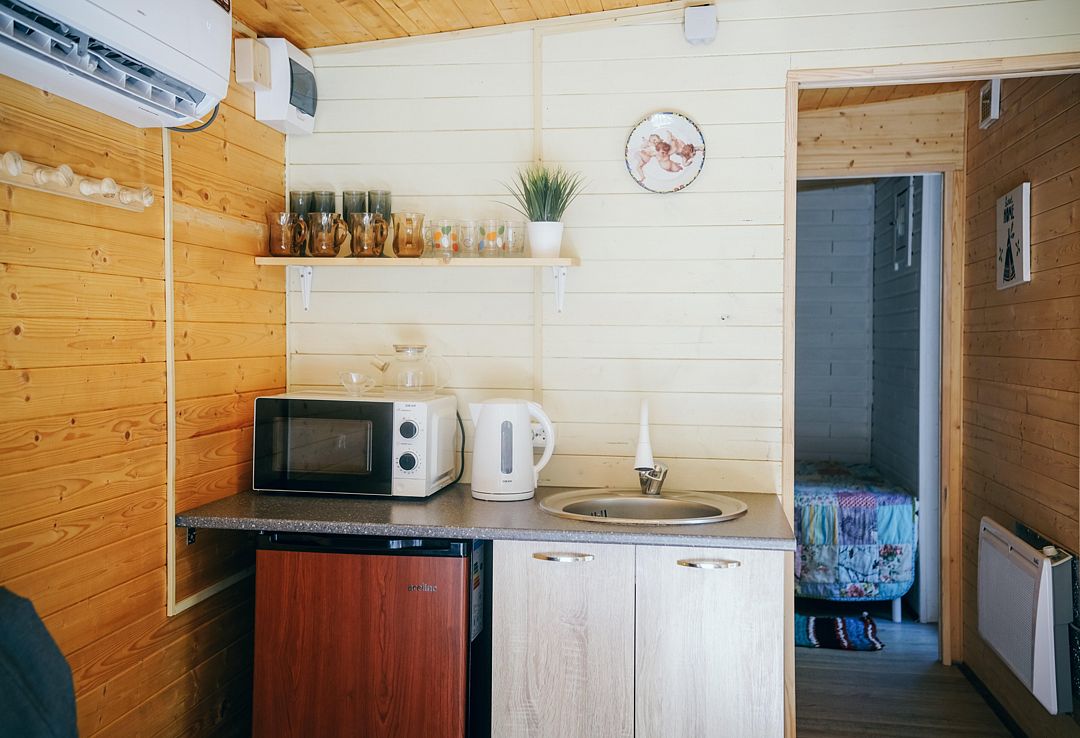 Коттедж 2-местный 1-комнатный (Лесной домик)