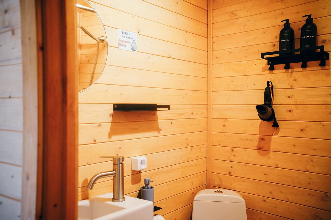 Коттедж 2-местный 1-комнатный (Лесной домик)